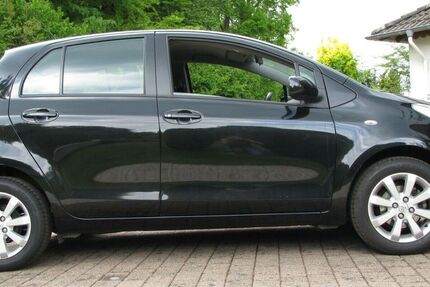 Toyota Yaris 89.000 km 3.999 &euro; Schieder-Schwalenberg 32816