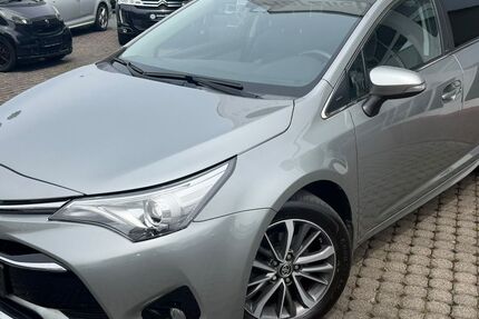 Toyota Avensis 138.000 km 14.990 &euro; Bickenbach 64404