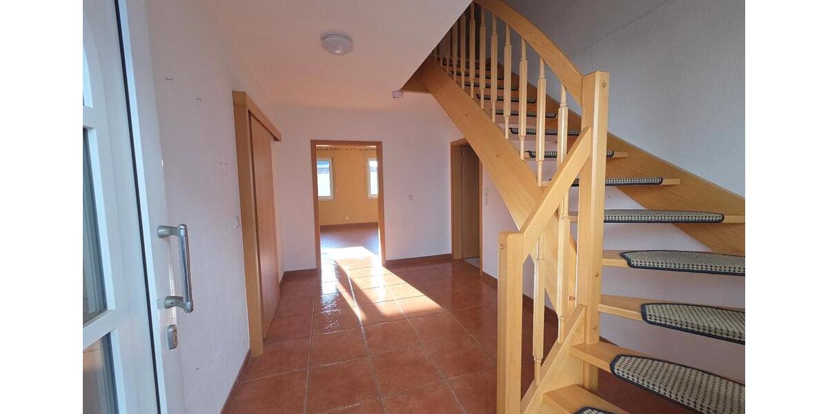 Einfamilienhaus Siegen Dillnhütten - 4 Zimmer, 113 m&sup2;, 1.350&euro; | Angebot:25483421