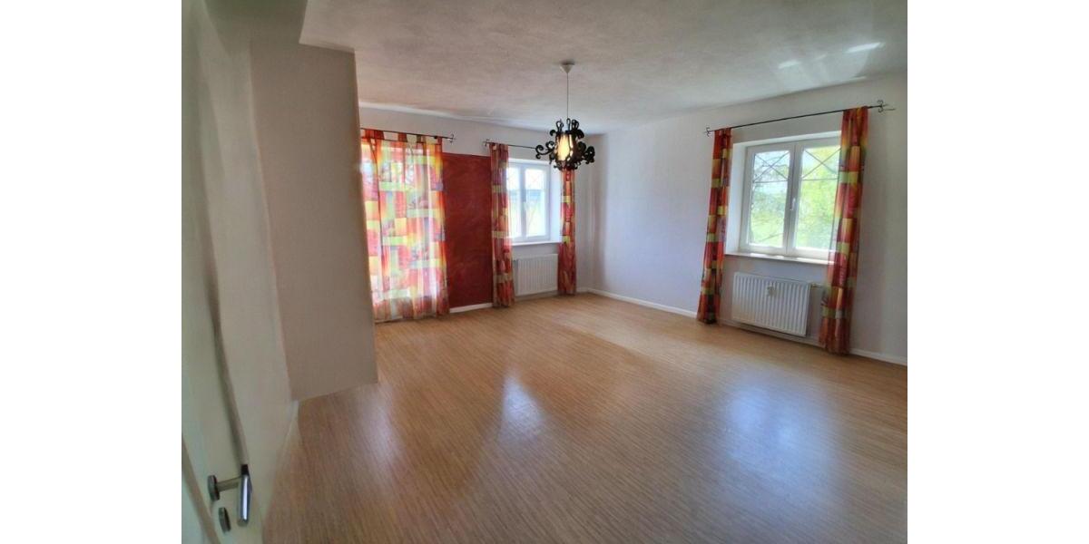 Etagenwohnung Wolnzach - 2 Zimmer, 82 m&sup2;, 950&euro; | Angebot:26302589