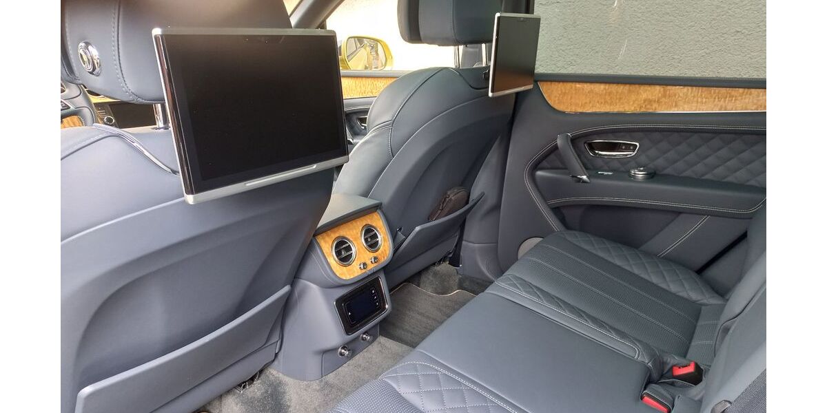 Bentley Bentayga 39.800 km 129.999 &euro; Frankfurt 65933