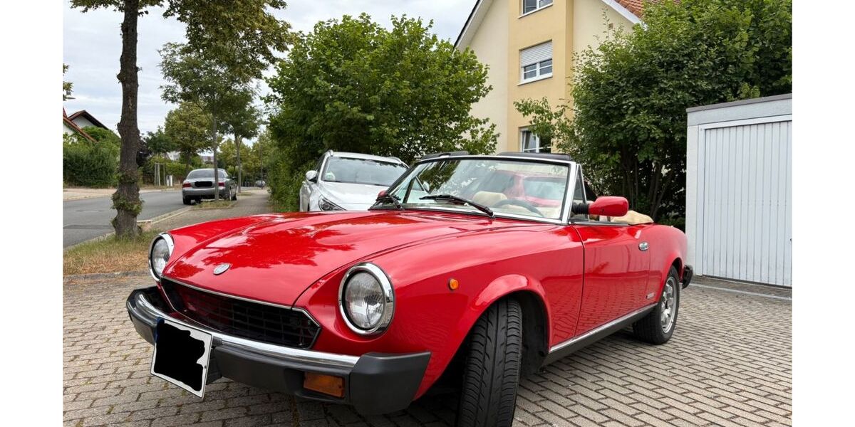 Fiat 124 Spider 66.900 km 15.900 &euro; Stegaurach 96135