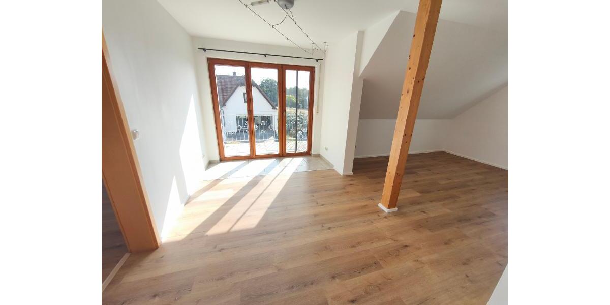 3 Zi. Wohnung im DG (1.OG) mit Balkon und Carport - Etagenwohnung Pommersfelden | Angebot:27230171