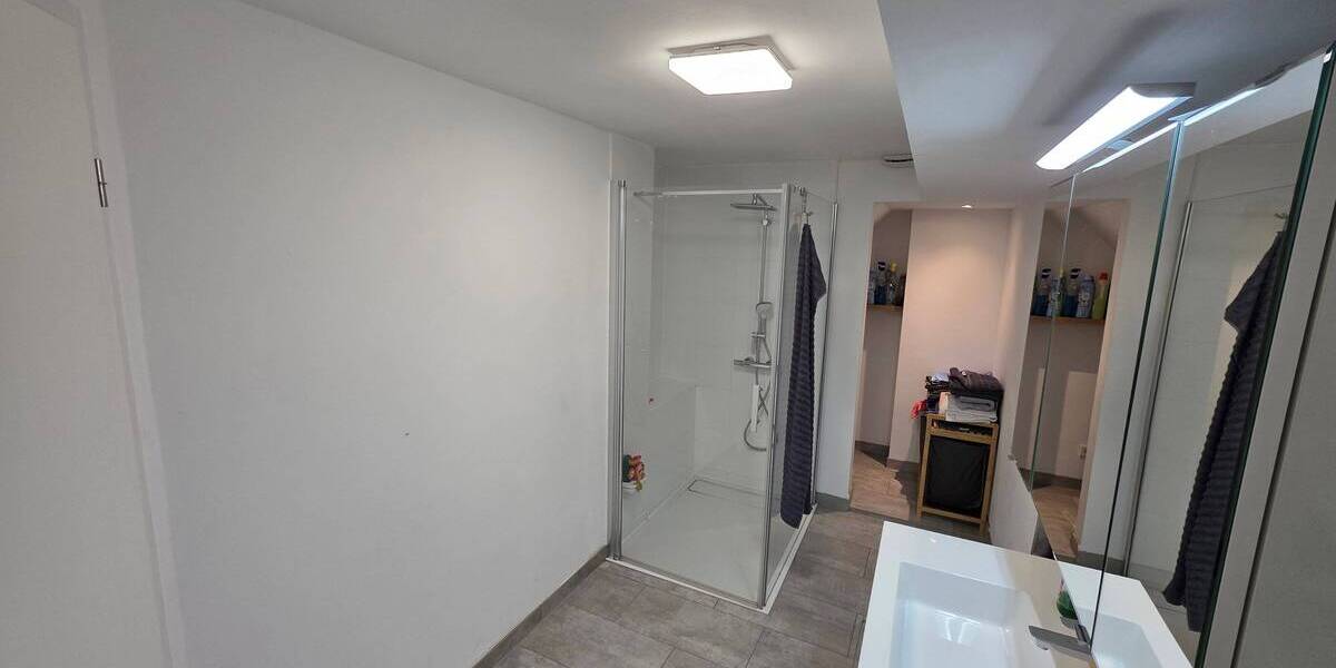 Doppelhaushälfte Velbert Kostenberg - 9 Zimmer, 259 m&sup2;, 650.000&euro; | Angebot:19426827