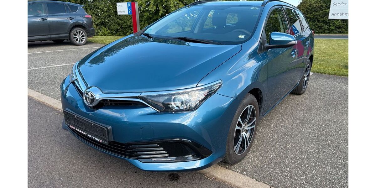 Toyota Auris 87.350 km 8.750 &euro; Apolda 99510