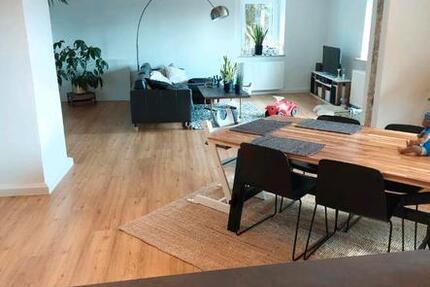 Haus Lappersdorf - 5 Zimmer, 210 m&sup2;, 2.190&euro; | Angebot:24808313