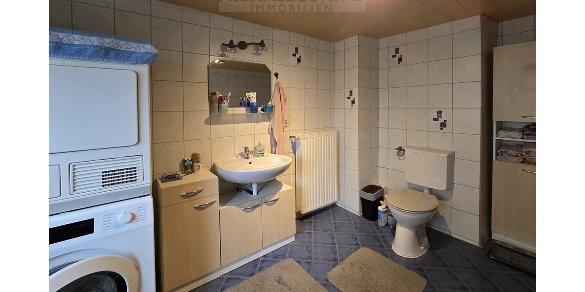 Modernisiertes Einfamilienhaus mit Einliegerwohnung Schmelz zentral - Einfamilienhaus Schmelz | Angebot:27010373
