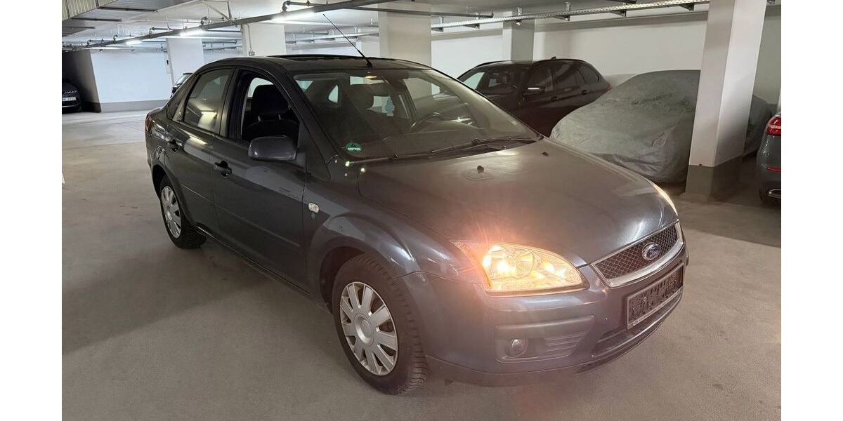 Ford Focus 71.206 km 3.700 &euro; Frankfurt 60313