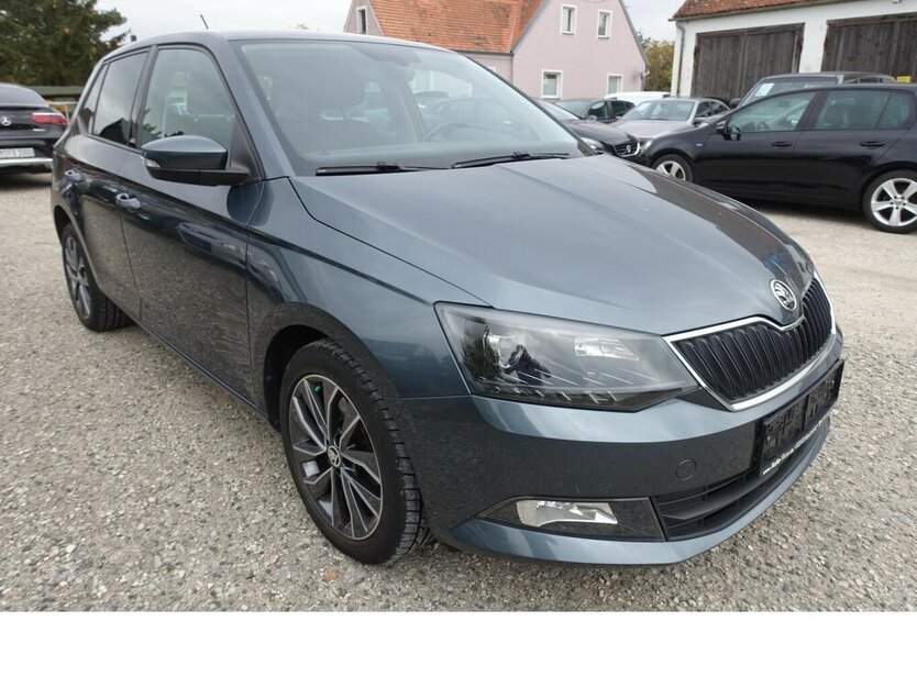 Skoda Fabia 1,2 TSI Edition PDC Sitzh. Alu Keyless go Ne 161.800 km 7.950 € Neumarkt/OPf 92318