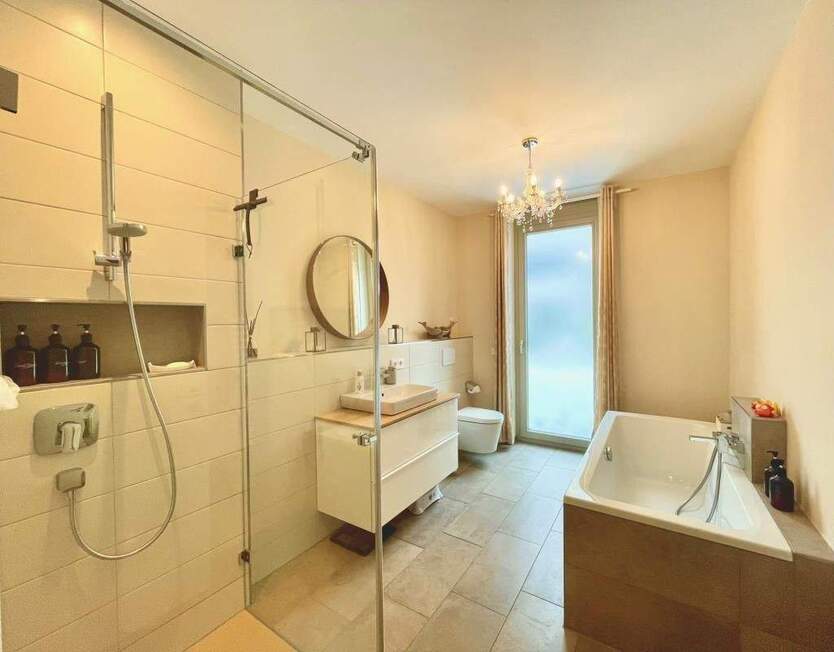 Hochwertige, vollmöblierte Erdgeschosswohnung mit Terrasse und Gartenanteil in bester Lage am Killesberg 4 zimmer