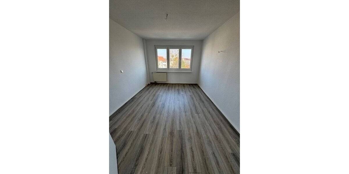 Zimmer Dessau-Roßlau Innenstadt - 3 Zimmer, 58 m&sup2;, 350&euro; | Angebot:25704016