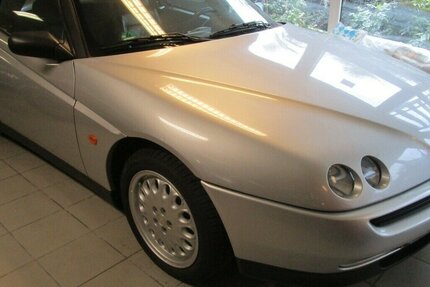Alfa Romeo Spider 2.0 16V T.Spark L 192.300 km 4.985 &euro; Hirschberg 69493