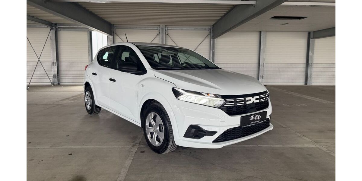 Dacia Sandero 12.900 km 14.499 &euro; München 81249
