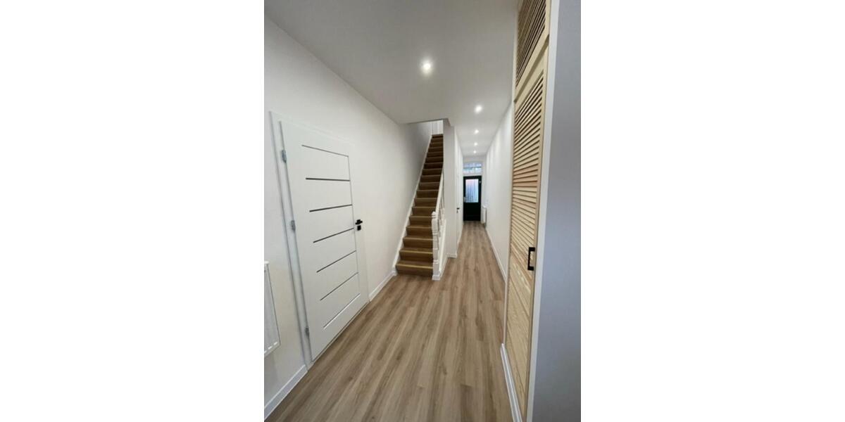 Reihenhaus Parchim - 6 Zimmer, 142 m&sup2;, 1.500&euro; | Angebot:24591107