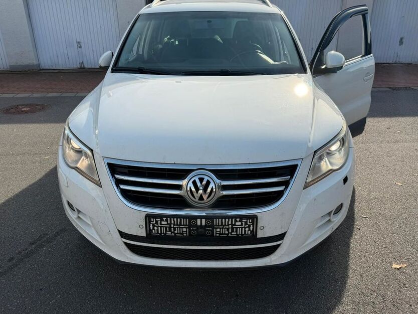 VW Tiguan 236.591 km 4.000 € Igersheim 97999