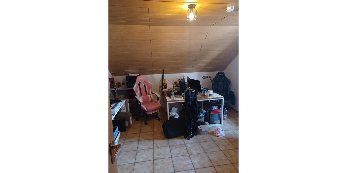 Dachgeschoßwohnung Erwitte - 3 Zimmer, 94 m&sup2;, 600&euro; | Angebot:27605602