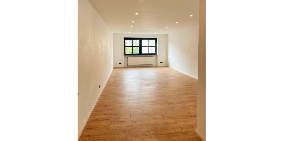 Etagenwohnung Regensburg Ganghofersiedlung - 5 Zimmer, 111 m&sup2;, 1.500&euro; | Angebot:23818406