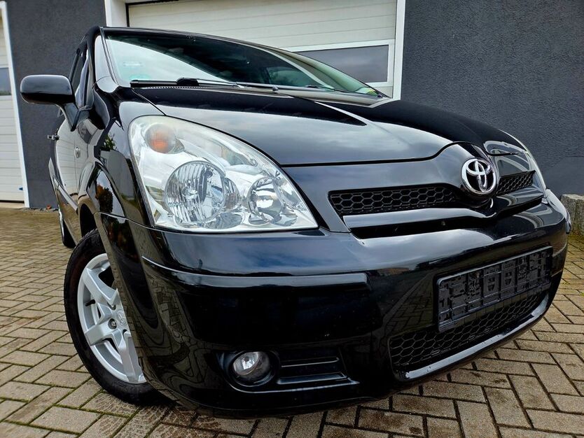 Toyota Corolla Verso 172.300 km 3.950 € Annaberg - Buchholz 09456