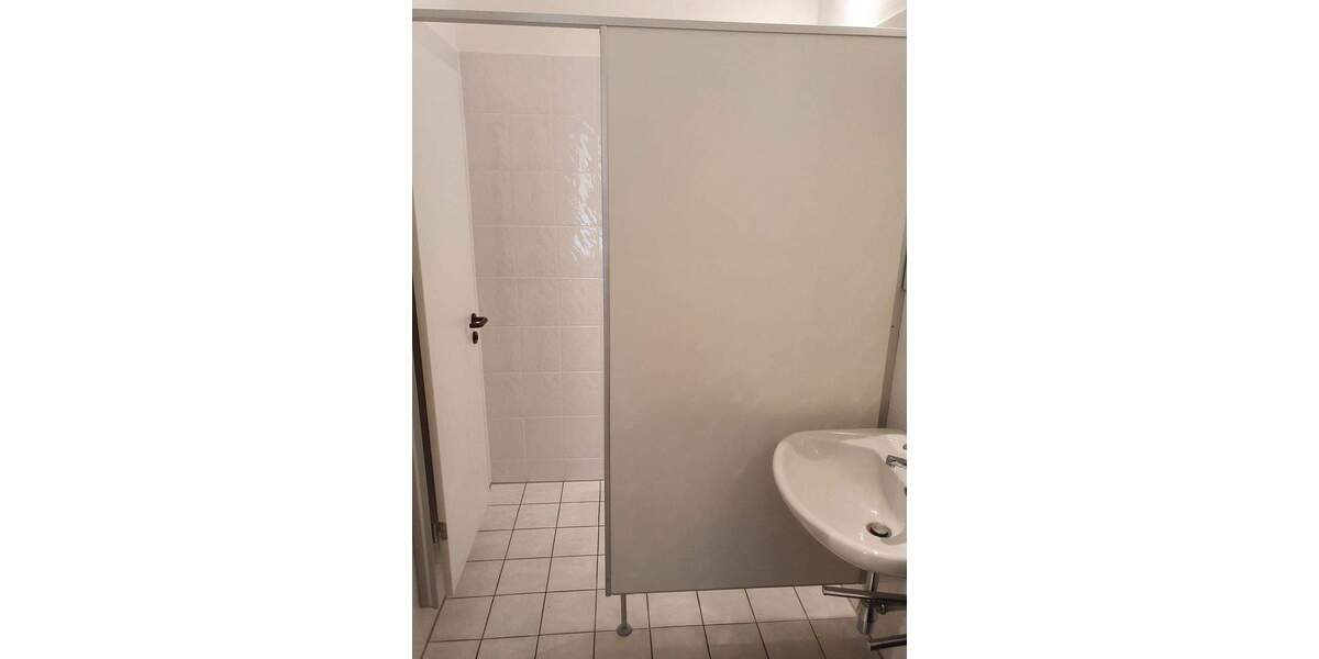Gewerbeobjekt Waldkraiburg - 5 Zimmer, 126 m&sup2;, 995&euro; | Angebot:26616566