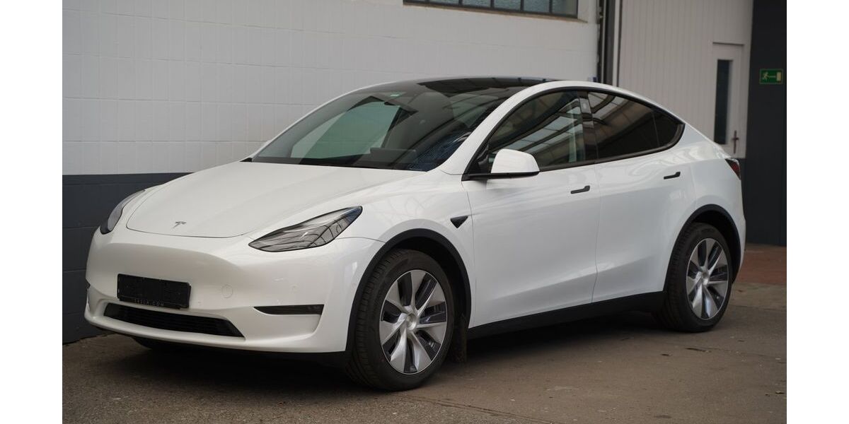 Tesla Model Y 23.699 km 33.250 &euro; Mönchengladbach 41236