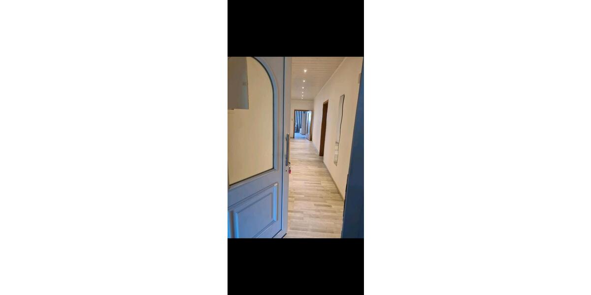 Erdgeschoßwohnung Korbach - 4 Zimmer, 135 m&sup2;, 89.000&euro; | Angebot:27144526