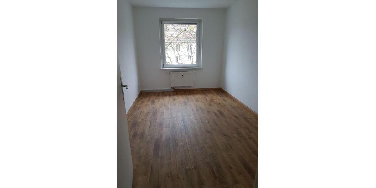 Etagenwohnung Lauta - 3 Zimmer, 60 m&sup2;, 420&euro; | Angebot:26662909