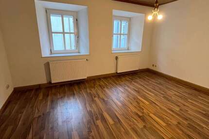 Haus Tirschenreuth - 3 Zimmer, 60 m&sup2;, 95.000&euro; | Angebot:24673377