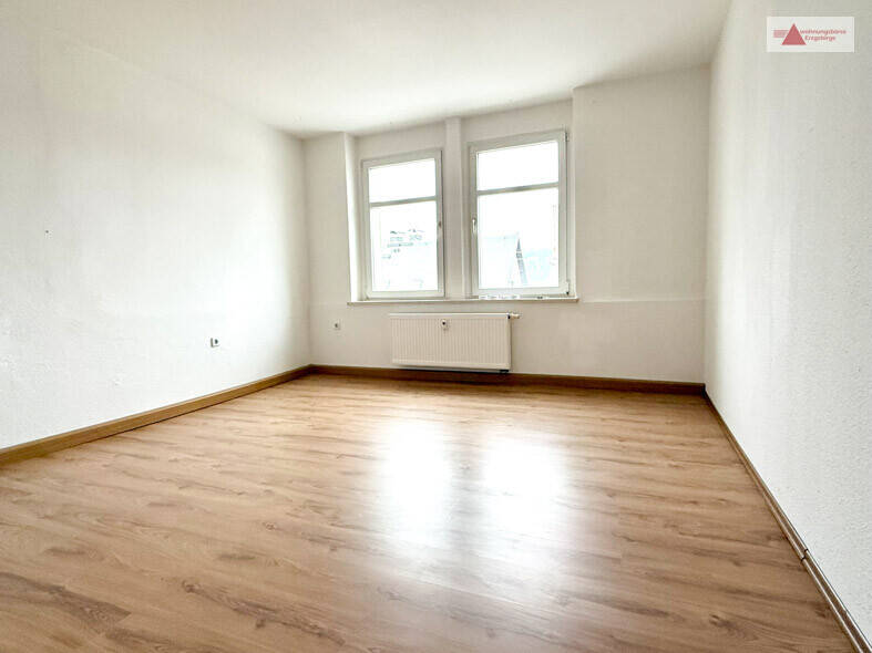 Zimmer Geyer - 4 Zimmer, 92 m&sup2;, 520&euro; | Angebot:26377316