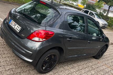 Peugeot 207 78.000 km 5.900 &euro; Rüsselsheim 65428