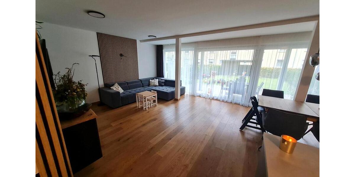 exclusive 4,5 Zimmer Wohnung mit großem Garten 4.5 zimmer