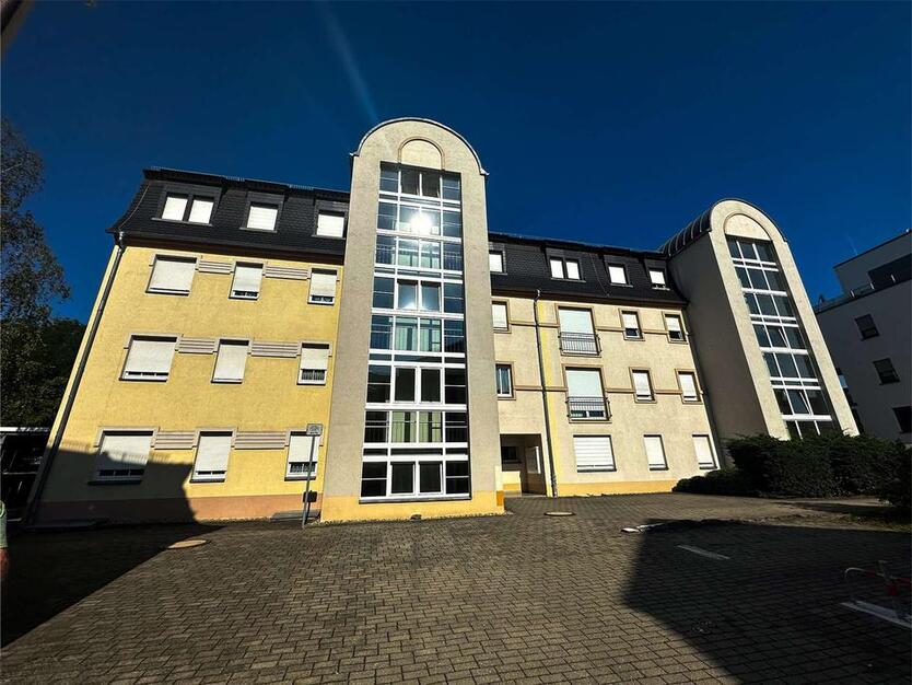 DreiraumWohnung mit großen Balkon