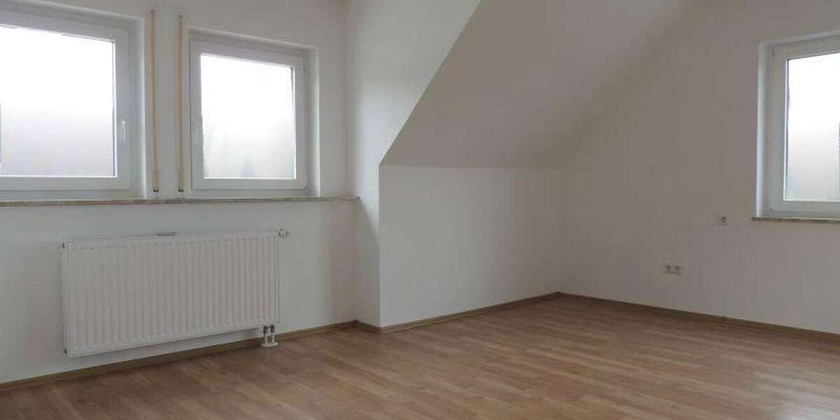 Etagenwohnung Mössingen - 3.5 Zimmer, 92 m&sup2;, 900&euro; | Angebot:25158986