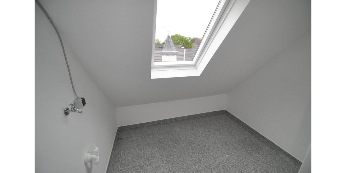 Dachgeschoßwohnung Niederkassel - 2 Zimmer, 63 m&sup2;, 239.000&euro; | Angebot:26056558