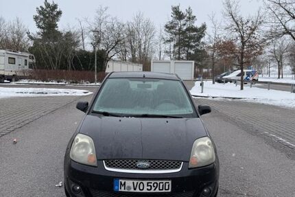 Ford Fiesta 172.120 km 1.550 &euro; Unterhaching 82008