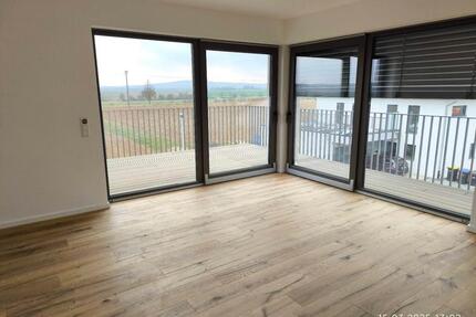 Exclusive 2-Zimmer PenthouseWohnung mit EBK in ruhiger Feldlage