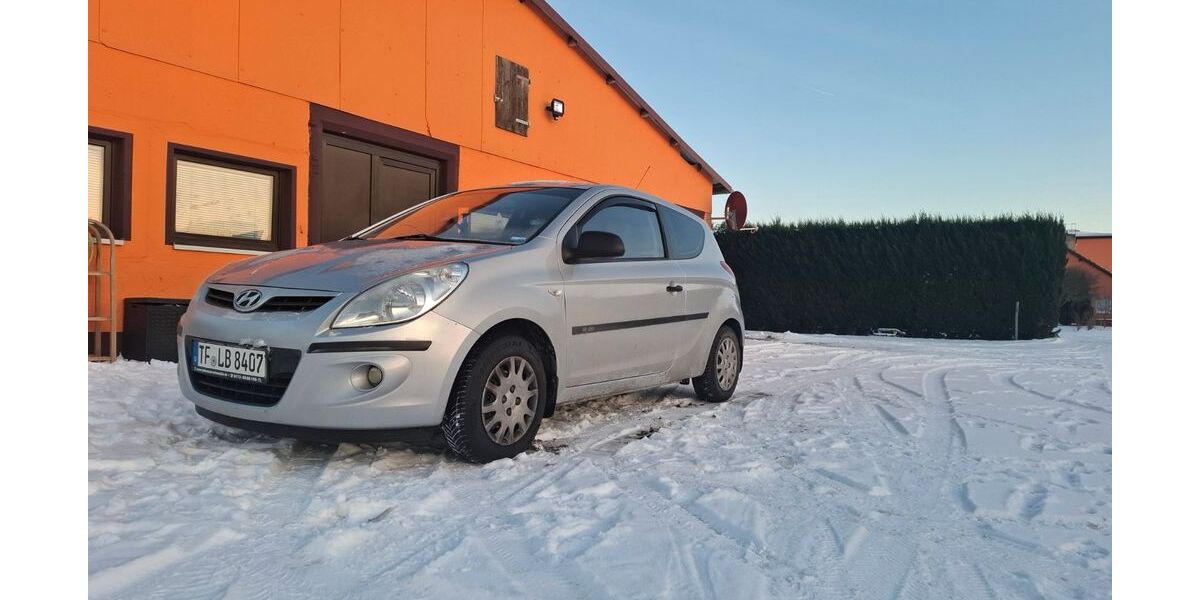 Hyundai i20 55.376 km 3.590 &euro; Blankenfelde/Mahlow 15831