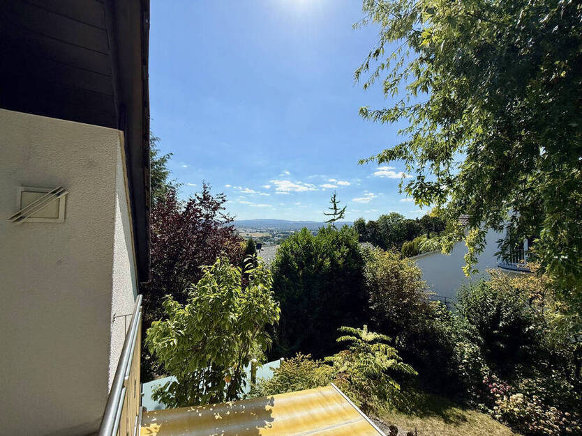 FröndenbergRuhr: Split-Level-Einfamilienhaus in bevorzugter Wohnlage - Ein echtes Liebhaberstück!