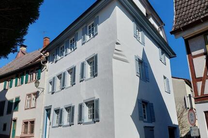 2,5 Zimmerwohnung im denkmalgeschütztem Altbau