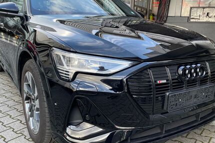 Audi e-tron 28.865 km 49.850 € Frankfurt am Main 65936