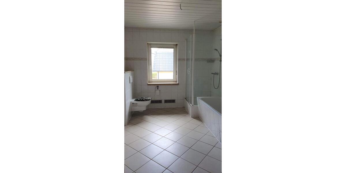 Charmante 3 Raum-Wohnung mit Top Ausstattung und Stellplatz 3 zimmer