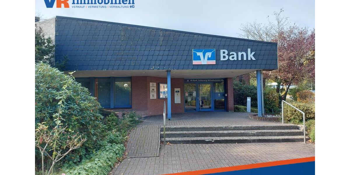 Gut durchdachtes, ehemaliges Bankgebäude mit 10 Stellplätzen zimmer