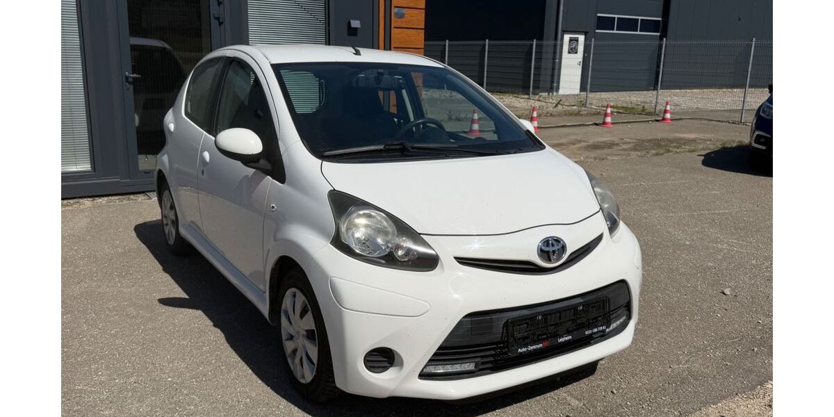 Toyota Aygo (X) 75.850 km 5.900 &euro; Leipheim 89340