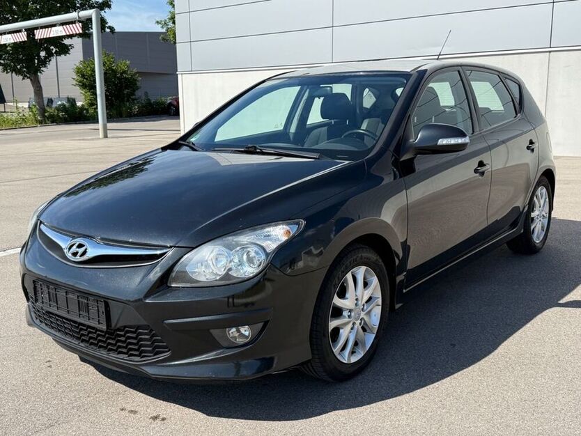 i30