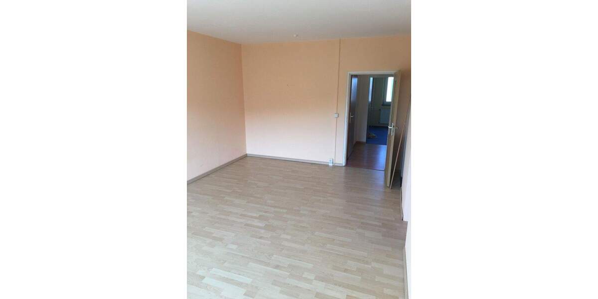 3-Raum-Wohnung mit Balkon und Einbauküche in Lößnitz 3 zimmer