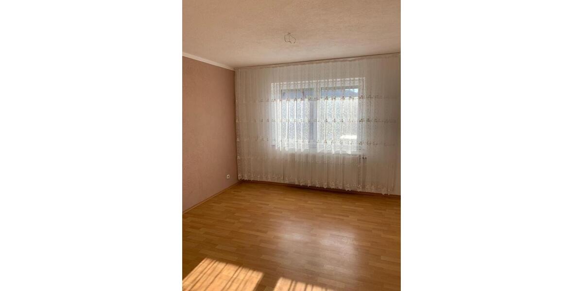 Erdgeschoßwohnung Öhringen - 4.5 Zimmer, 90 m&sup2;, 1.200&euro; | Angebot:26268858
