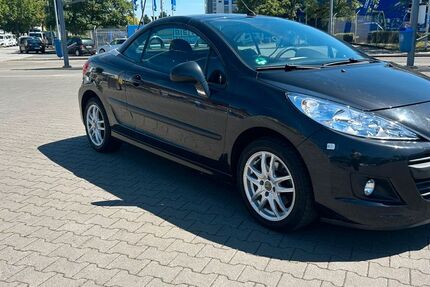 Peugeot 207 122.000 km 2.799 &euro; Wiesbaden 65203