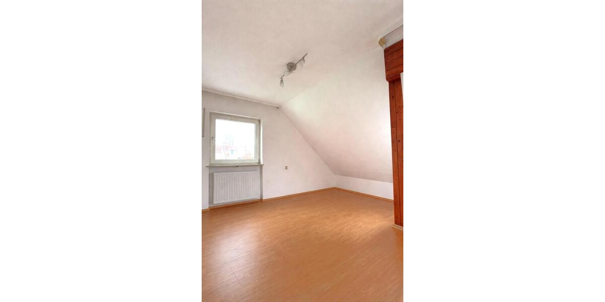 Dachgeschoßwohnung Ludwigshafen am Rhein Mundenheim - 1 Zimmer, 27 m&sup2;, 350&euro; | Angebot:26415493