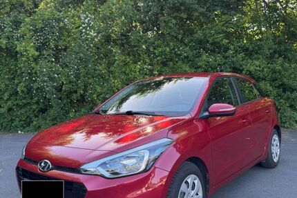 Hyundai i20 78.100 km 8.000 &euro; Arnsberg 59755