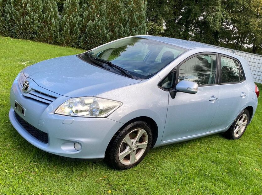 Toyota Auris 85.000 km 7.299 € Herrnburg 23923