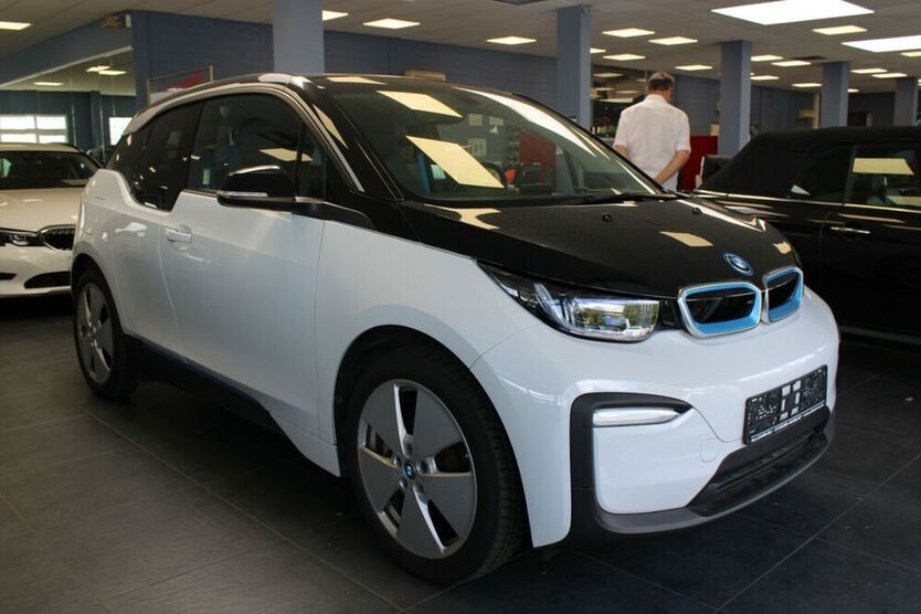 i3